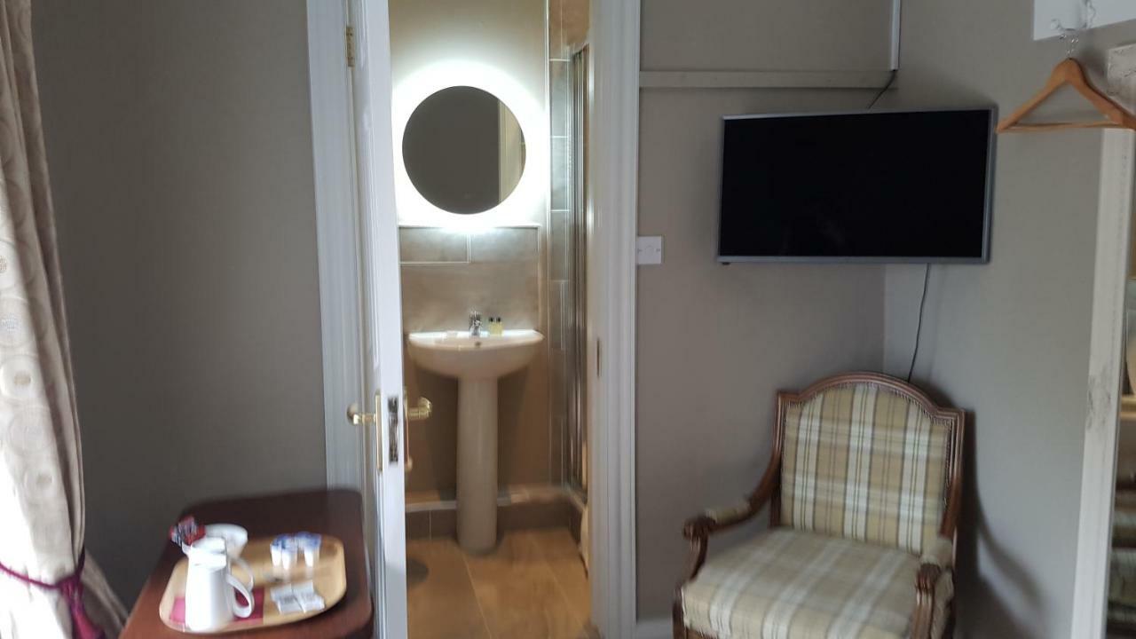 تريم The Bounty Bar Guesthouse المظهر الخارجي الصورة